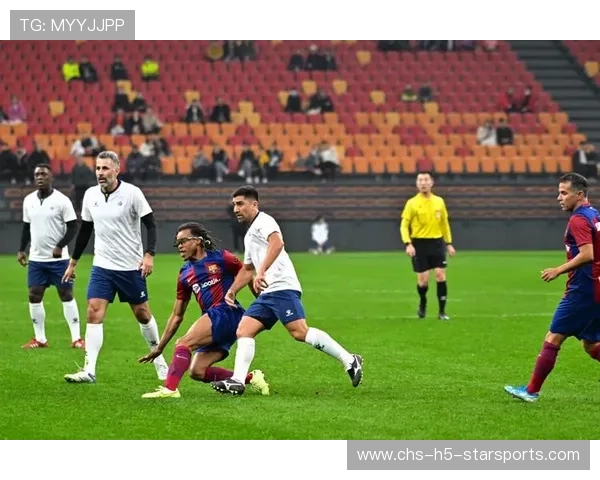 巴萨传奇赛引热议，萨维奥拉再次上演“时间静止”般的梅开二度